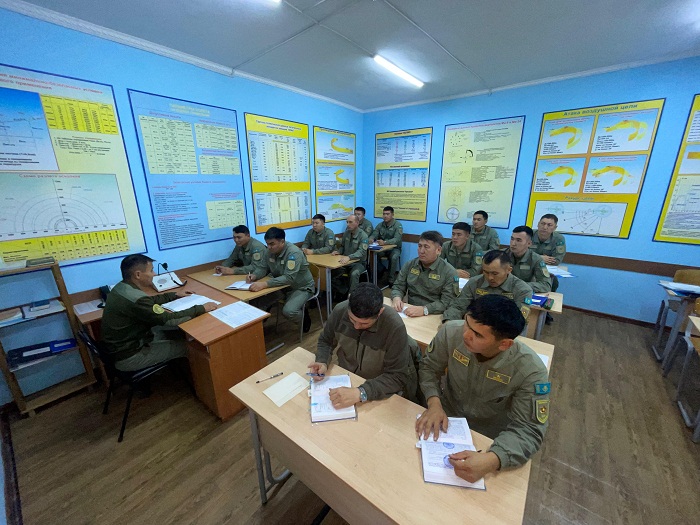 В авиационной базе Абайского гарнизона прошли командирские полеты