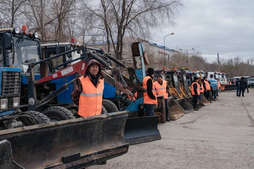 119 дорожно-уборочных машин по городу Семей готовы к зимнему сезону