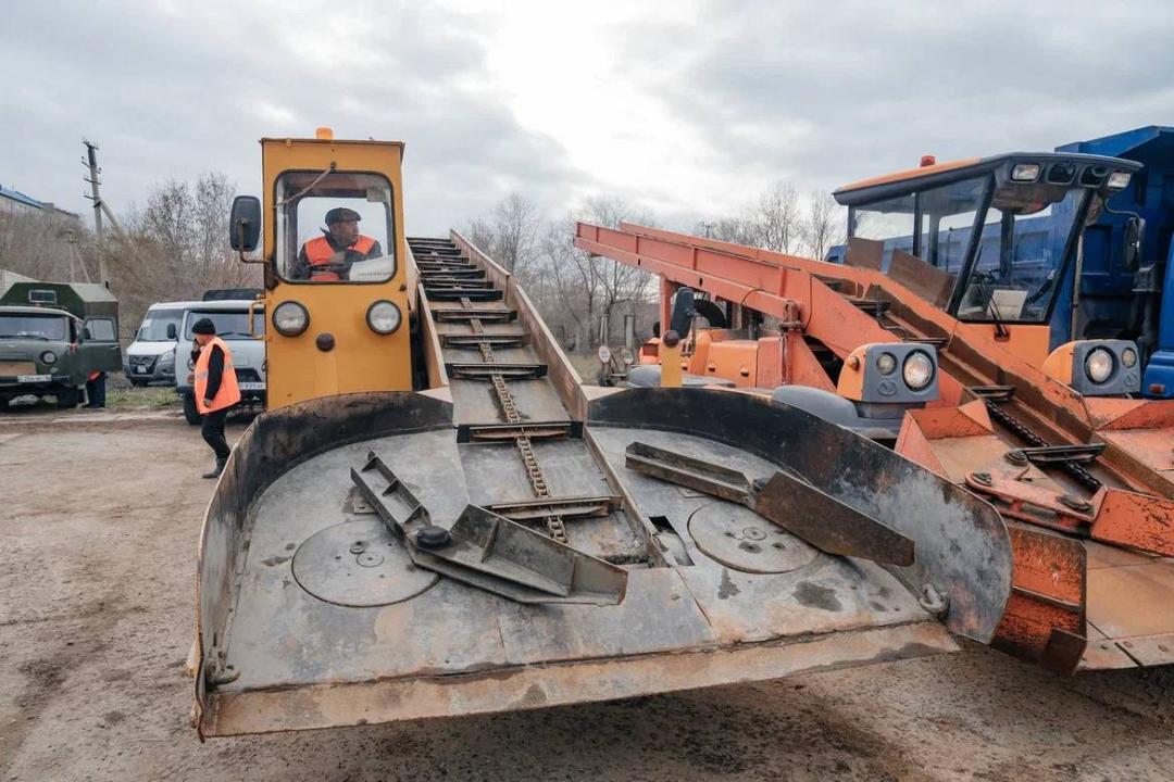 119 дорожно-уборочных машин по городу Семей готовы к зимнему сезону