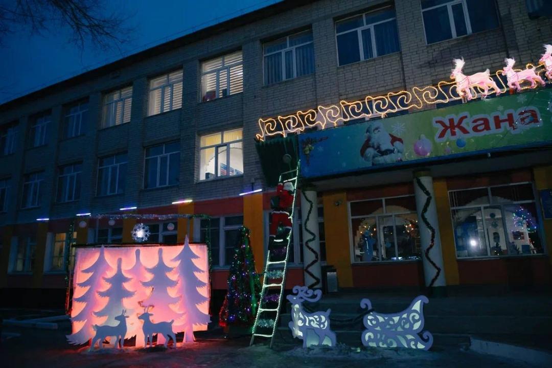 Объявлены итоги конкурса на самое лучшее новогоднее оформление фасадов в Семее