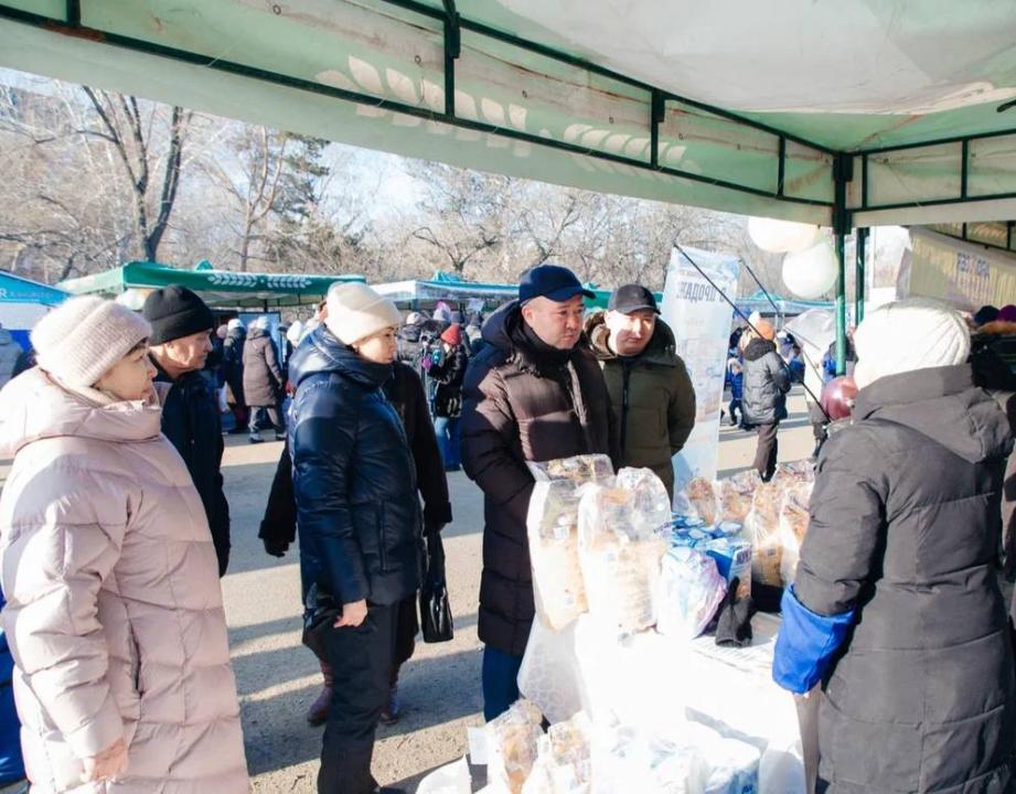 В Семее прошла ярмарка социально-значимых продовольственных товаров