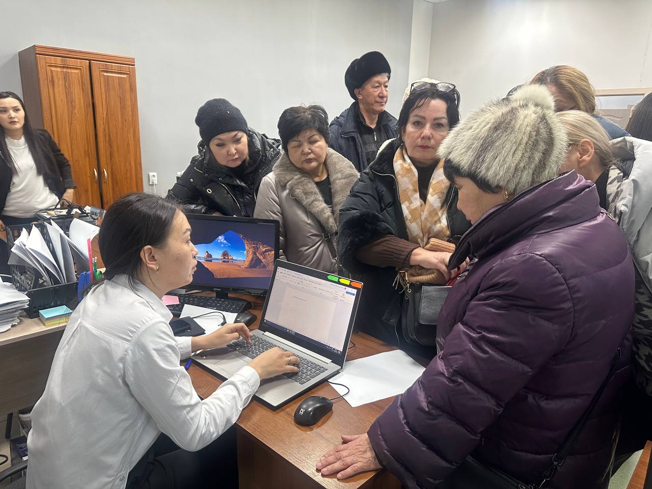 Отсрочка выплат и электронная торговля: какие меры помощи готов оказать «Атамекен» предпринимателям сгоревшего ТЦ Семея