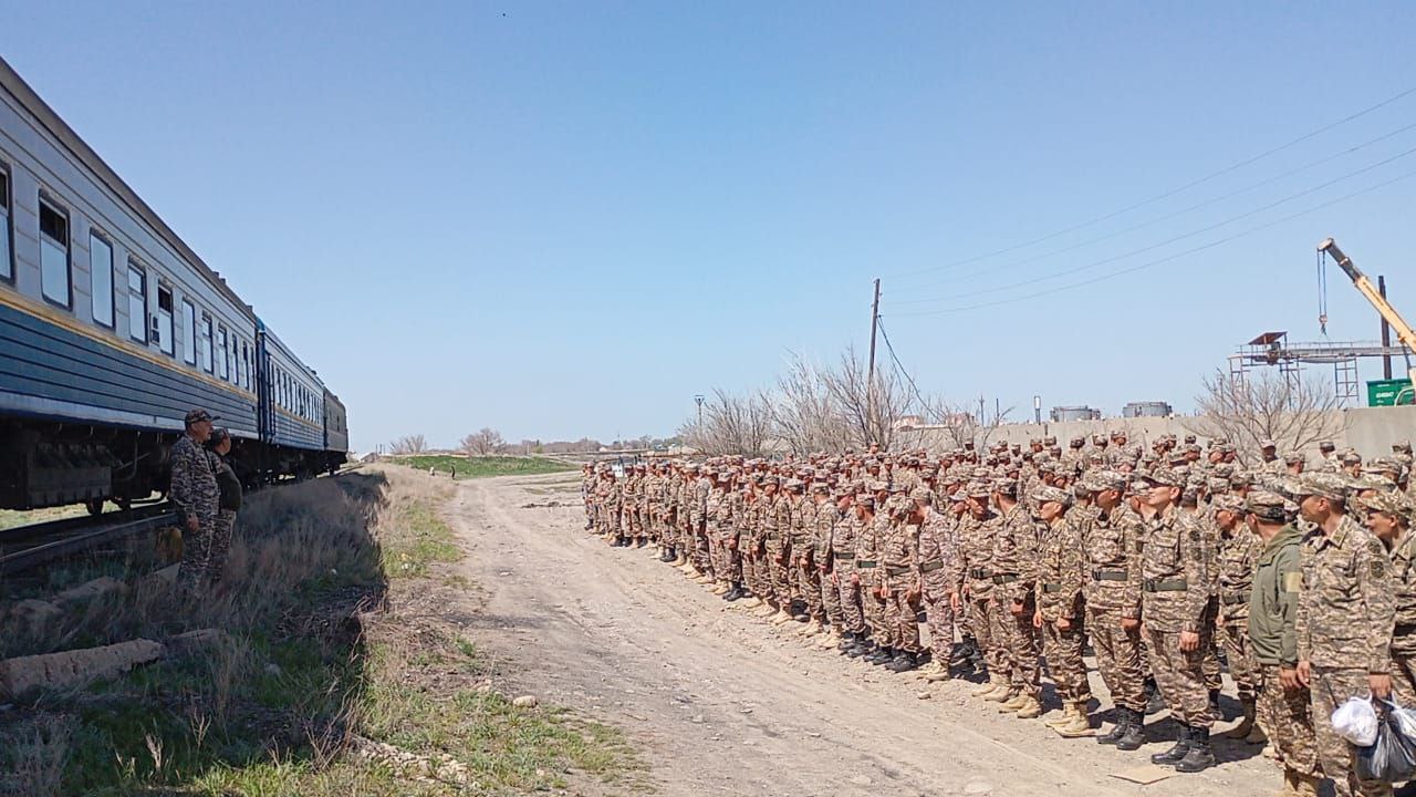 Военнослужащие Абайского гарнизона отправились в районы, пострадавшие от наводнения