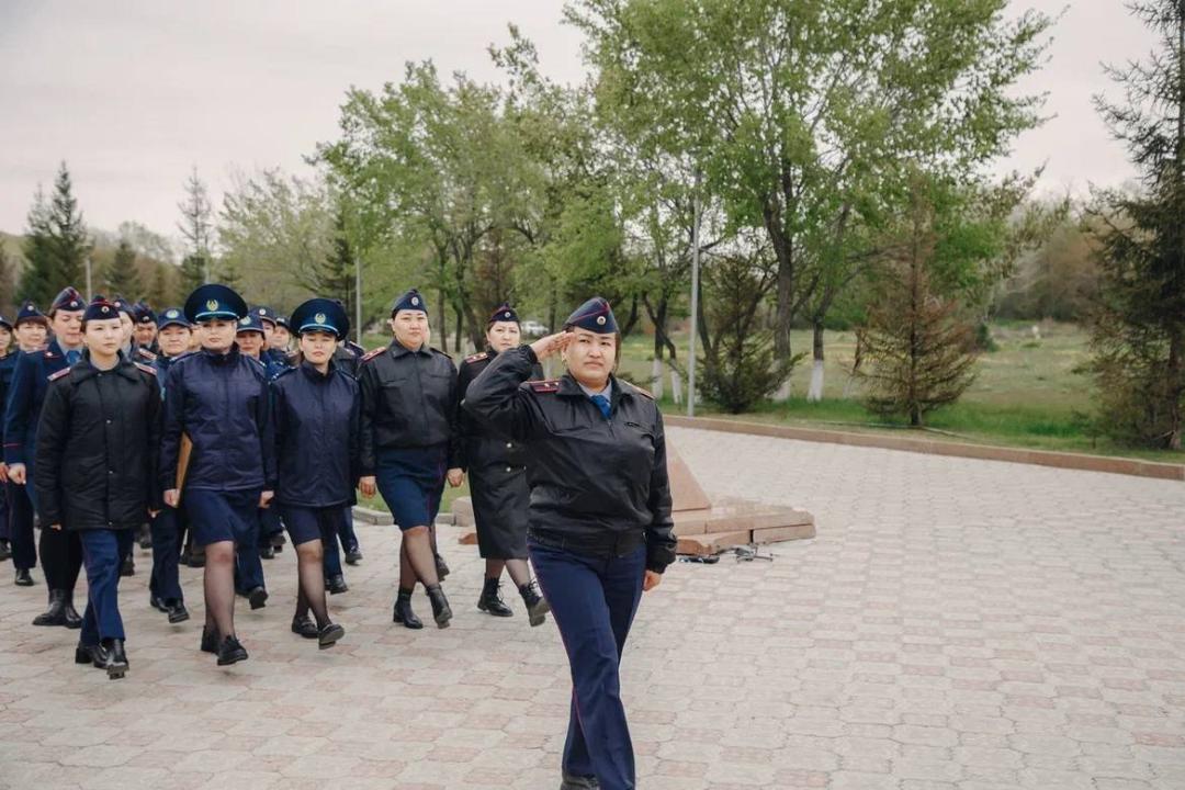 В Семее прошел гарнизонный развод комплексных сил полиции