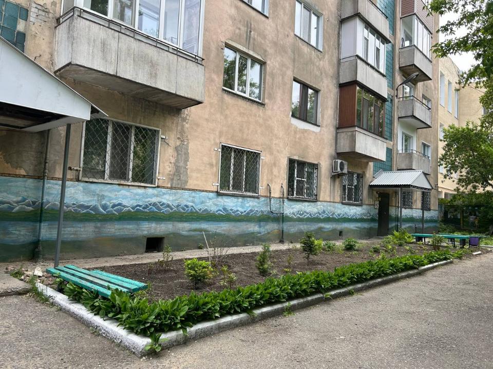 Аким Семея встретился с жителями, обратившимися через социальные сети
