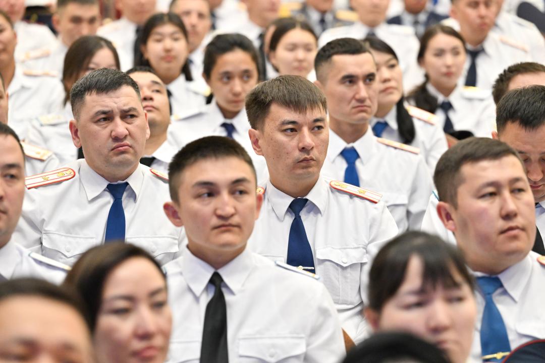 В Семее поощрили полицейских в преддверии праздника