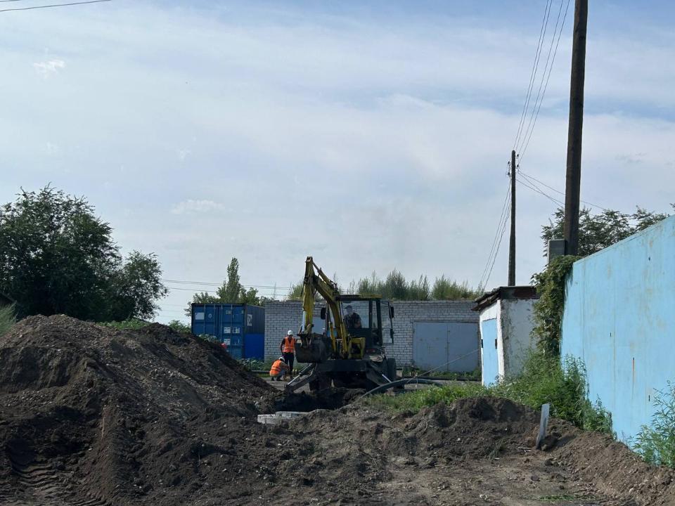 В поселке Бобровка ведутся работы по прокладке водопроводных и электрических сетей