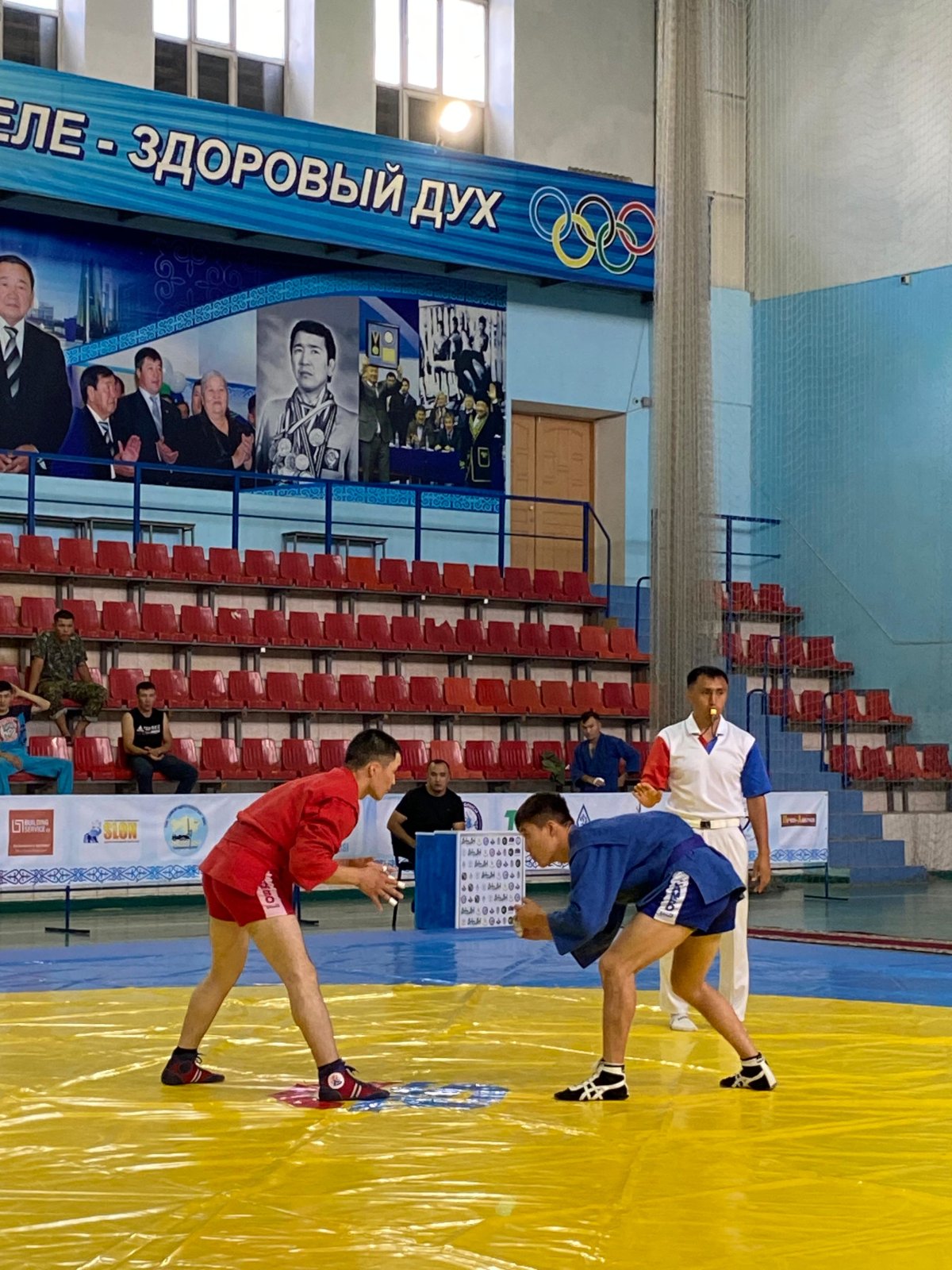 Гвардейцы соревновались по борьбе самбо