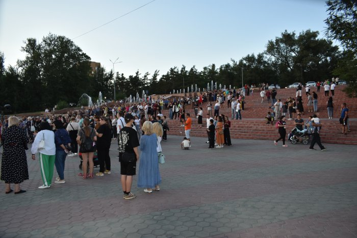 Льется музыка, музыка, музыка…