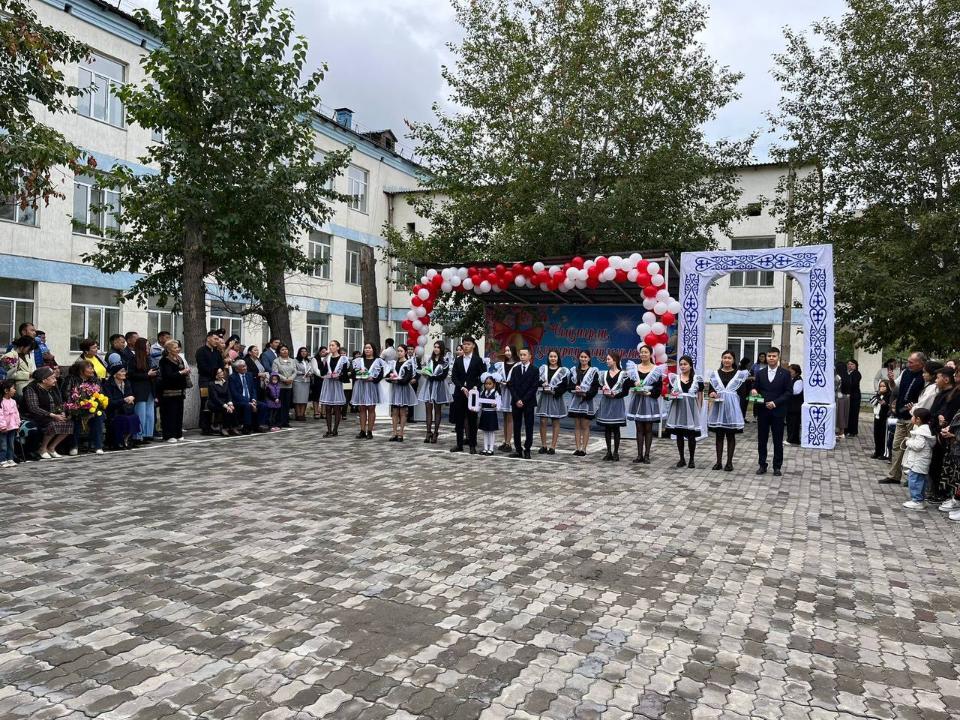 Школы Семея распахнули двери для учащихся