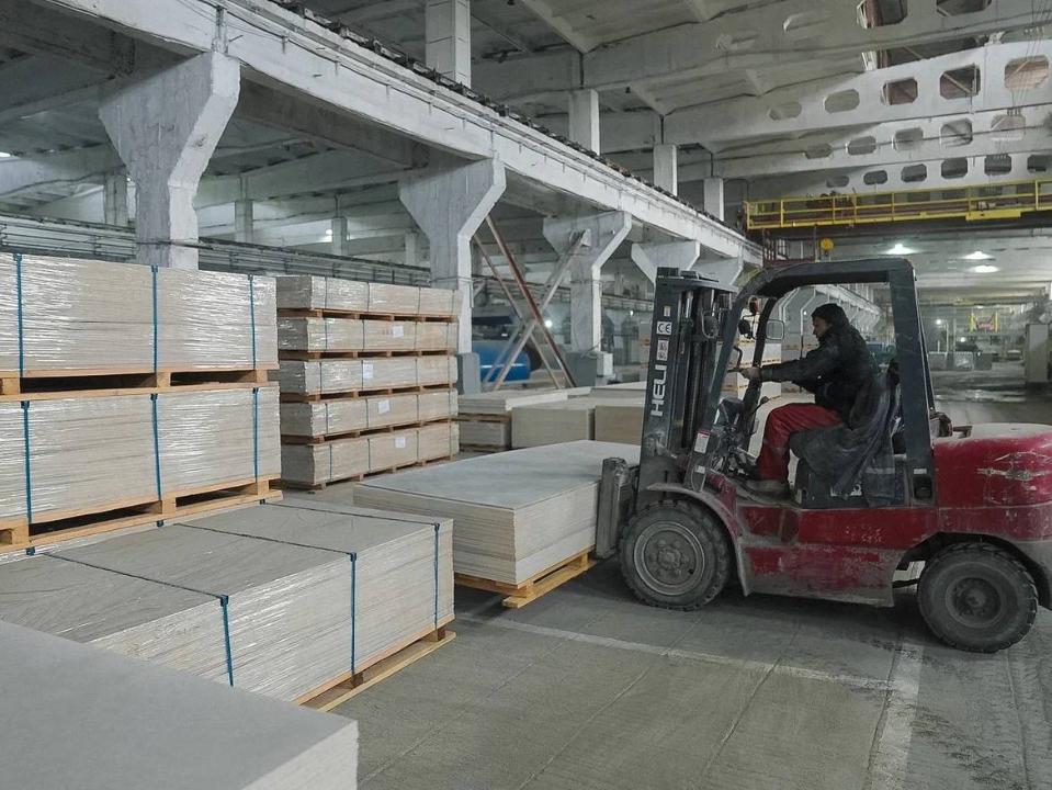 В Семее состоялось открытие первого в Казахстане завода по производству фиброцементных фасадных плит