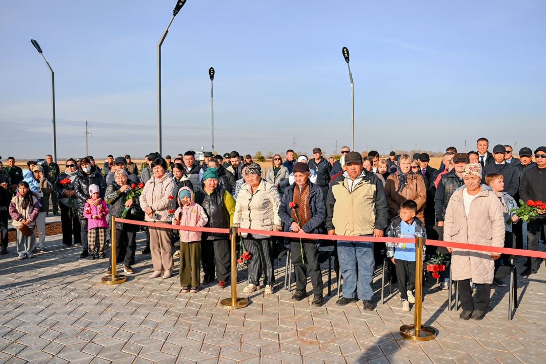 Открылся памятник лесникам, погибших при тушении лесных пожаров в регионе