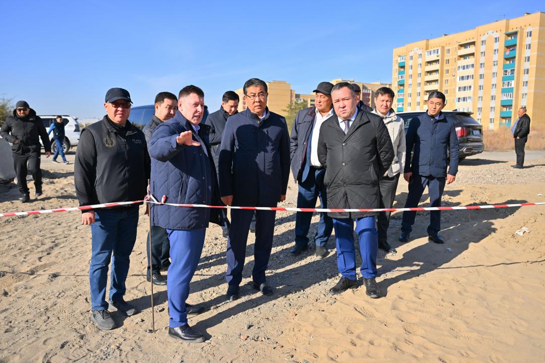 Аким области проверил строительство БМК в микрорайоне Карагайлы