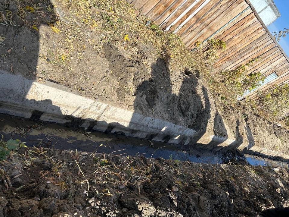 В Семее в рамках подготовки к паводкоопасному периоду 2025 года проводится работа по очистке арыков