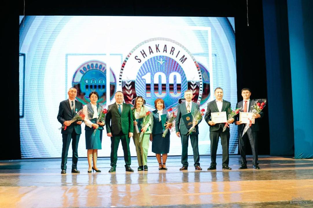Вековой юбилей отметила гимназия в Семее