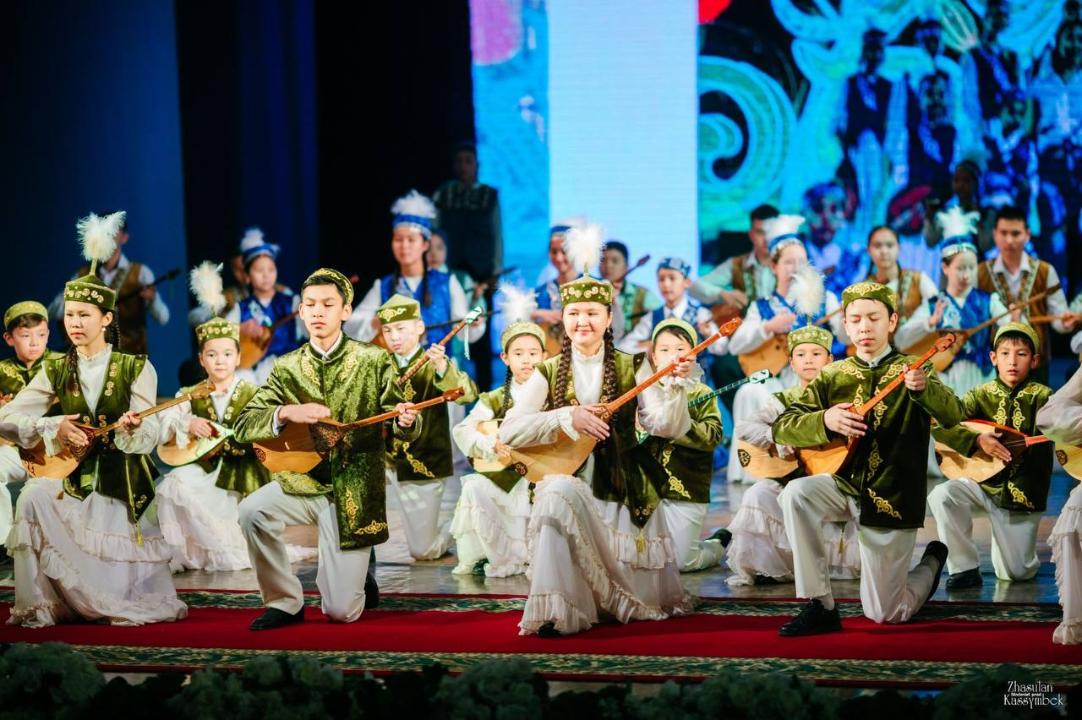 Вековой юбилей отметила гимназия в Семее