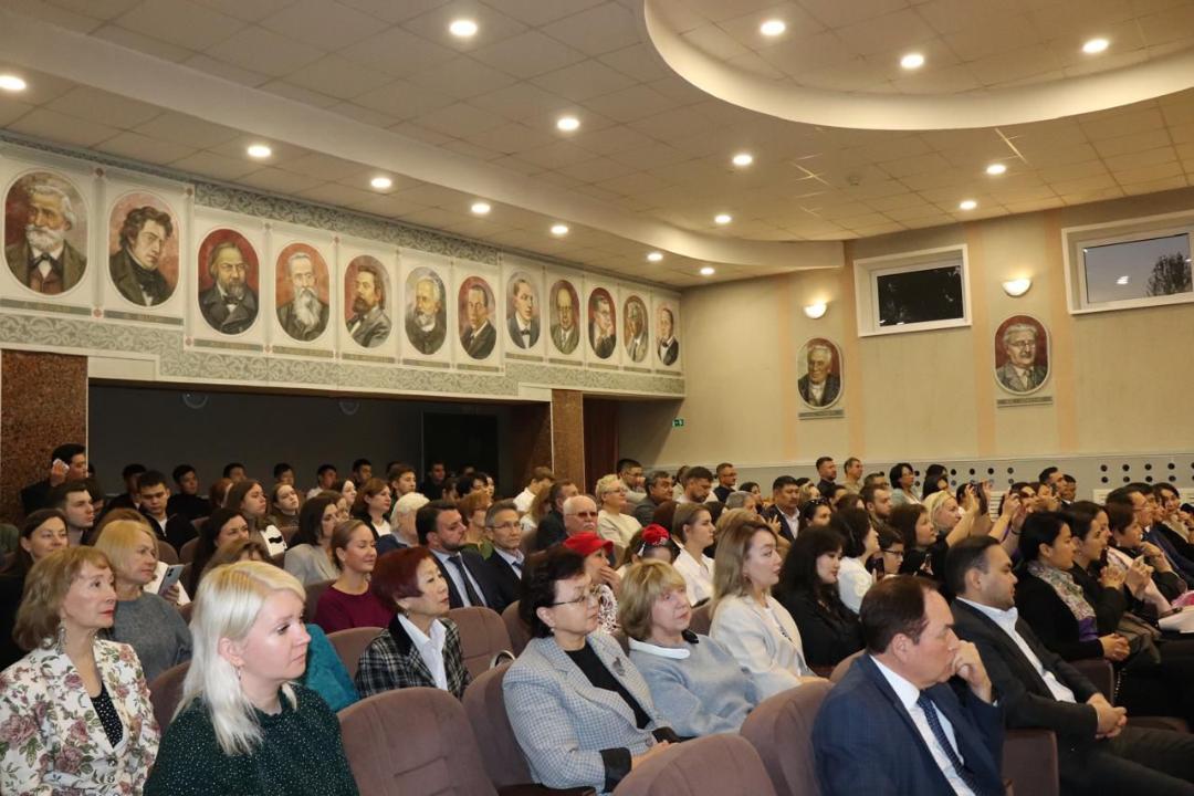 Артисты из Семея выступили в Минске