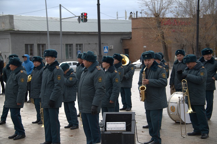 Новобранцев торжественно проводили в армию