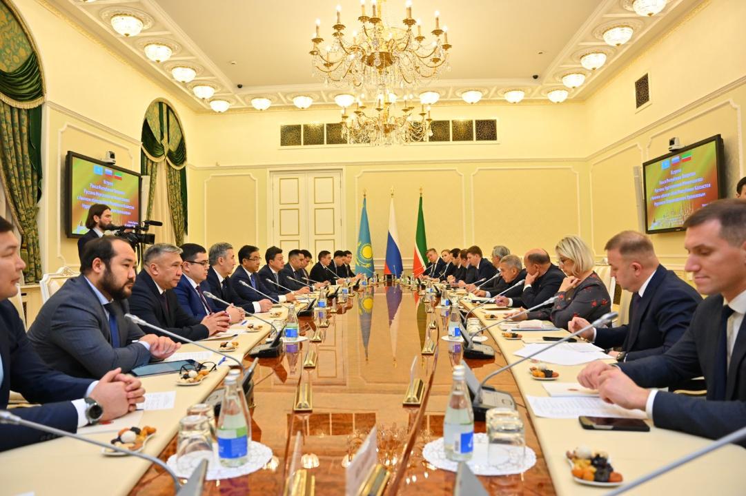 Аким области встретился с Раисом Республики Татарстан