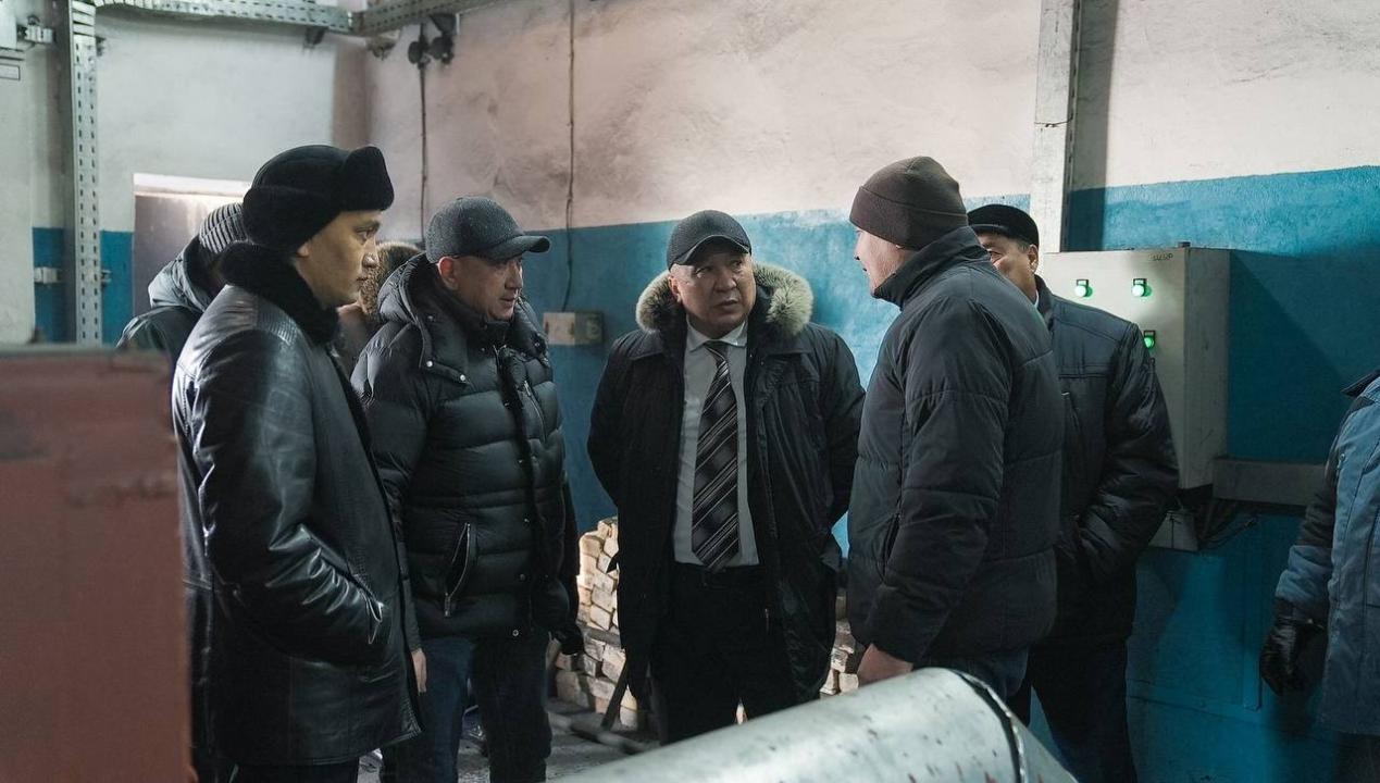 Аким Семея проверил работу теплоисточников