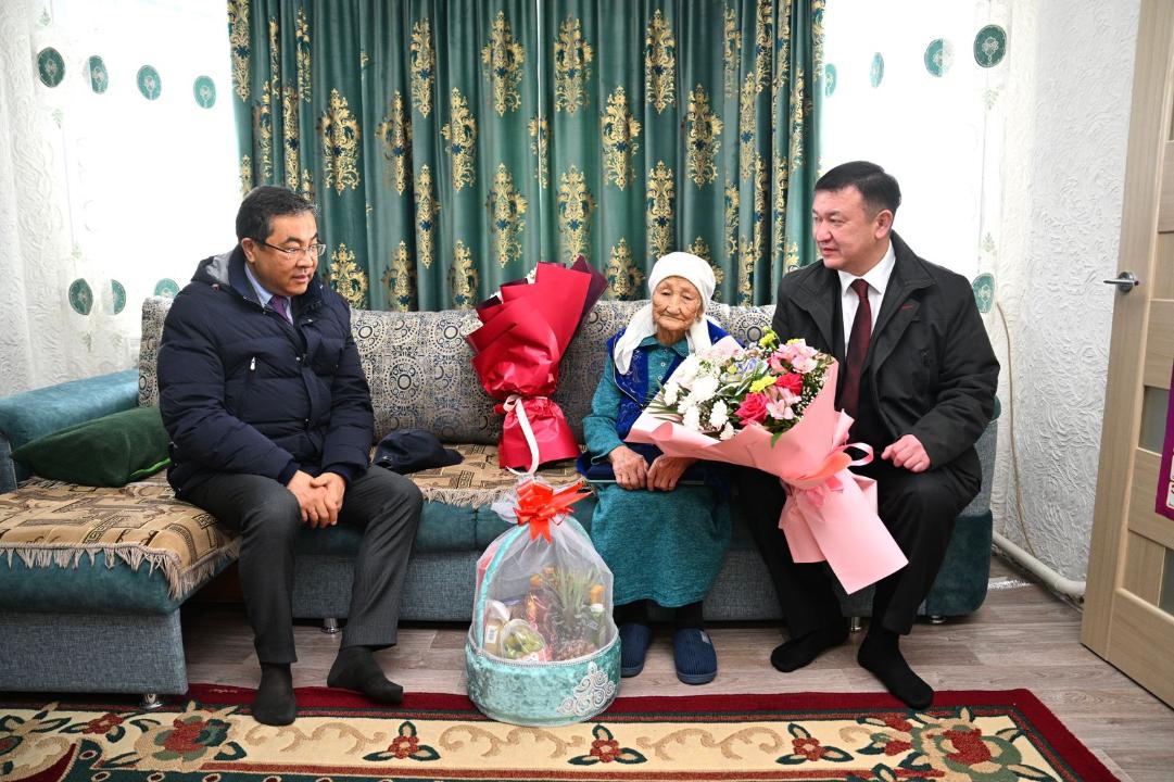 Глава региона поздравил долгожительницу со 103-летием