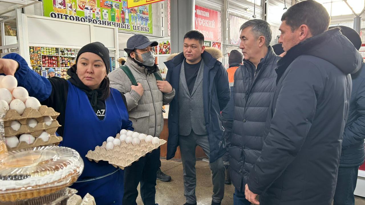 Заместитель акима области проверил цены на социальные продукты питания