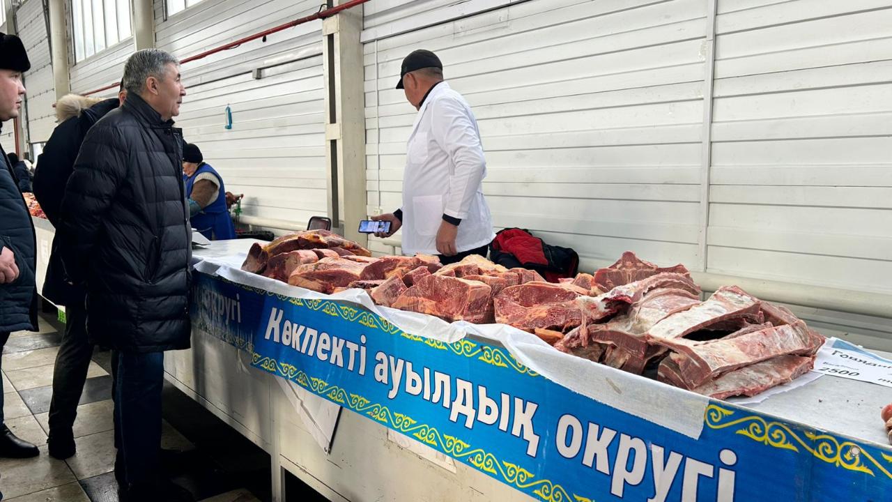 Заместитель акима области проверил цены на социальные продукты питания