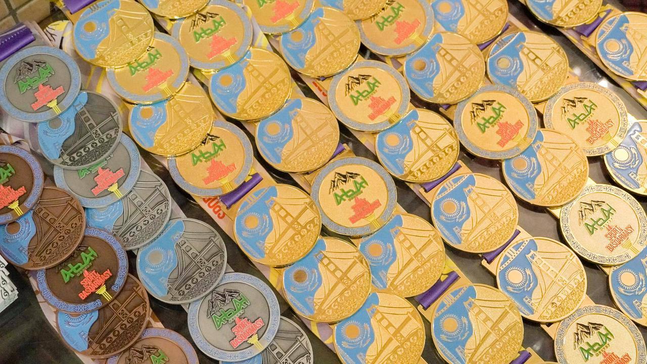 В Семее прошёл чемпионат по классическому пауэрлифтингу и жиму штанги лёжа