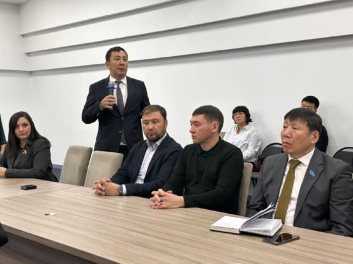 Сбалансированная налоговая политика: Вице-министр финансов встретился с предпринимателями области Абай