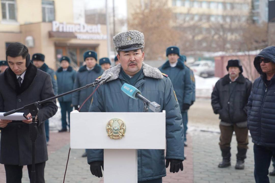 В Сеее прошла церемония возложения цветов к памятнику воинам-афганцам