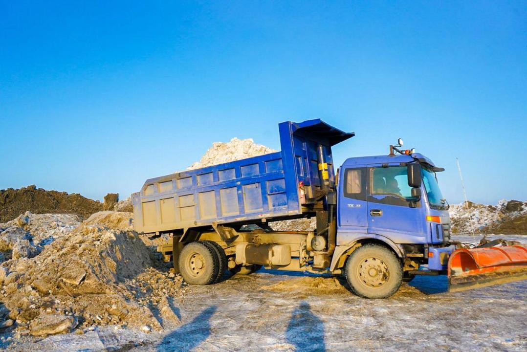 Работы по очистке снега в Семее ведутся круглосуточно