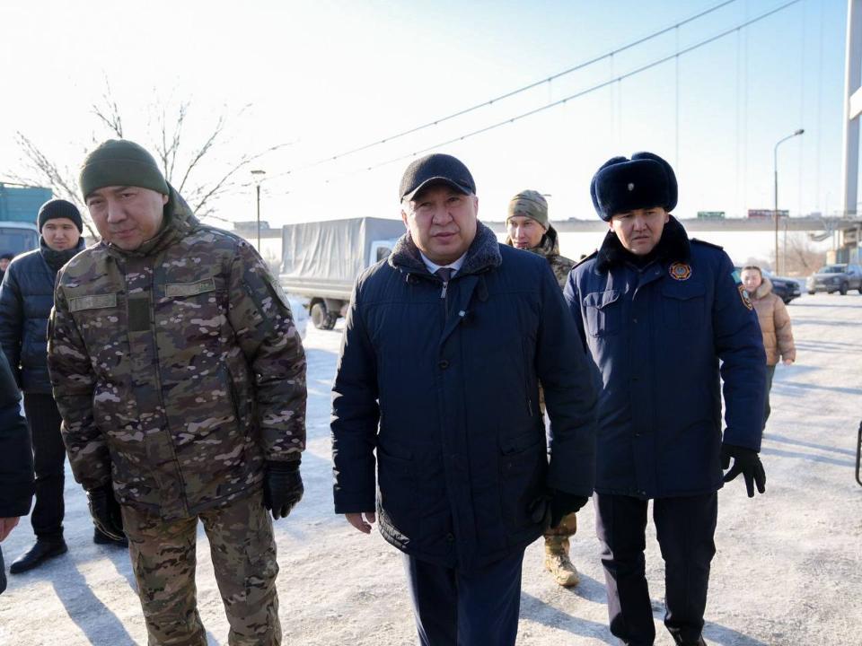 В Семее проверена готовность техники к весенним паводкам