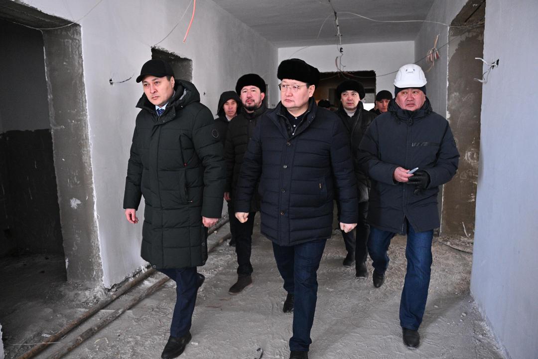 Аким области посетил социальные объекты в Аягозе