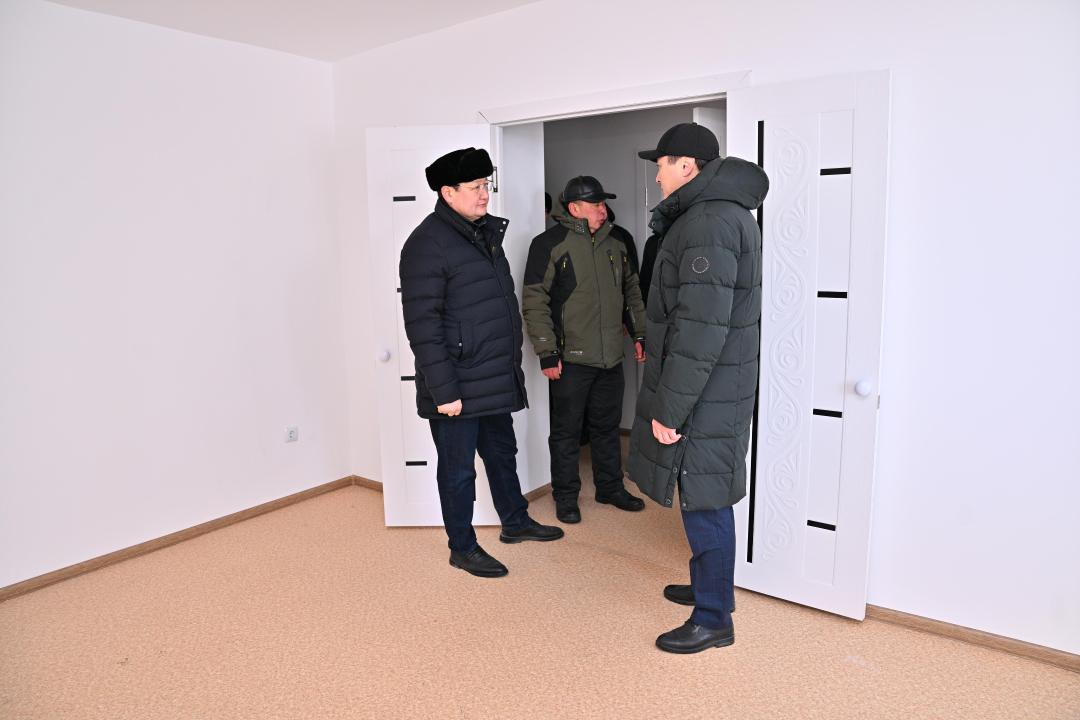 Аким области посетил социальные объекты в Аягозе