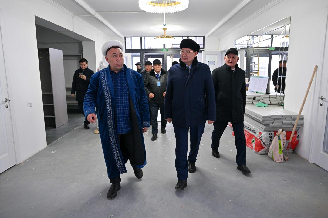 Аким области ознакомился с ходом строительства мечети в Бородулихинском районе
