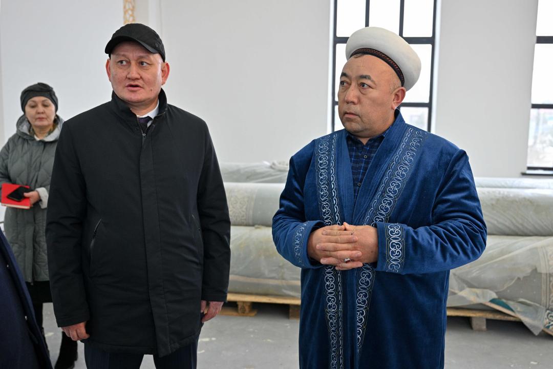 Аким области ознакомился с ходом строительства мечети в Бородулихинском районе