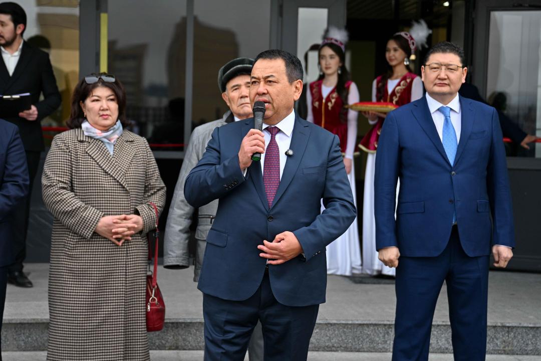 В микрорайоне Карагайлы открылась новая школа на 1200 мест