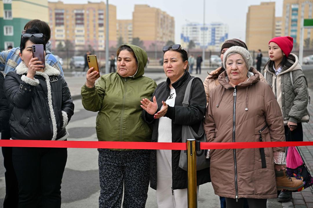 В микрорайоне Карагайлы открылась новая школа на 1200 мест