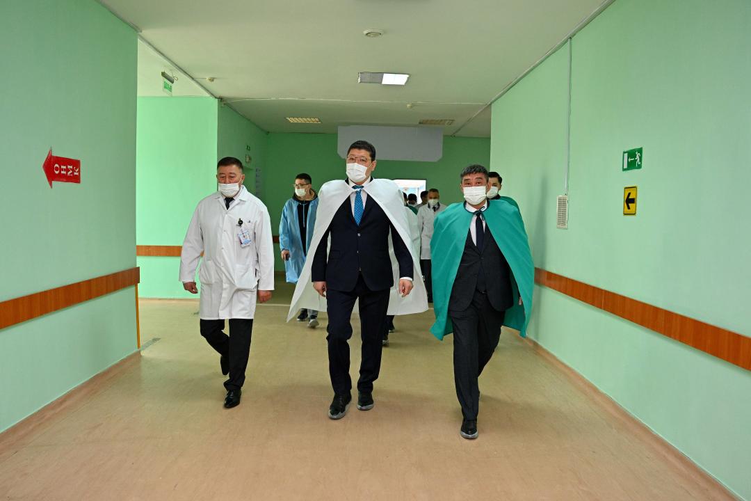 Аким области ознакомился с актуальными проблемами больниц в Семее