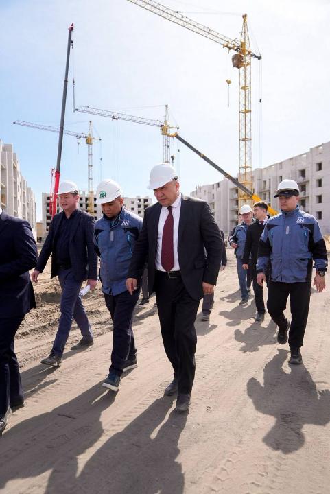 В микрорайоне Карагайлы активно продолжается строительство жилых домов