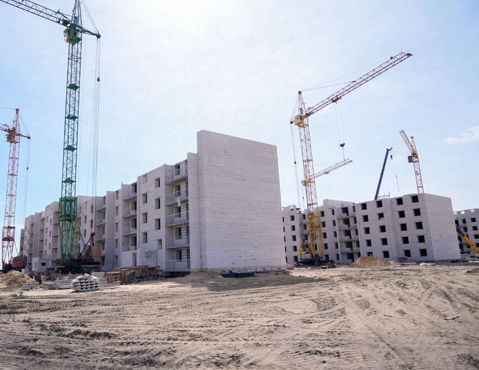 В микрорайоне Карагайлы активно продолжается строительство жилых домов