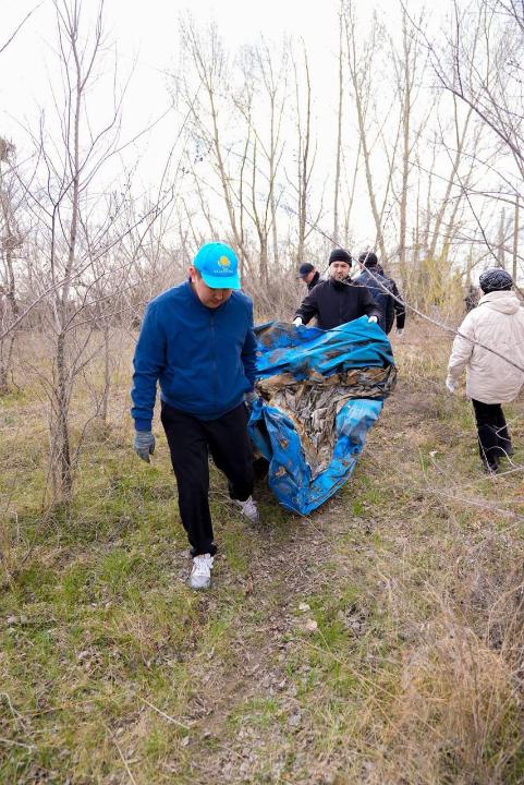 Уборка стихийных свалок продолжается