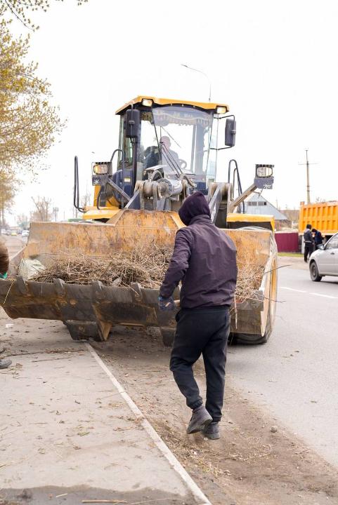Уборка стихийных свалок продолжается