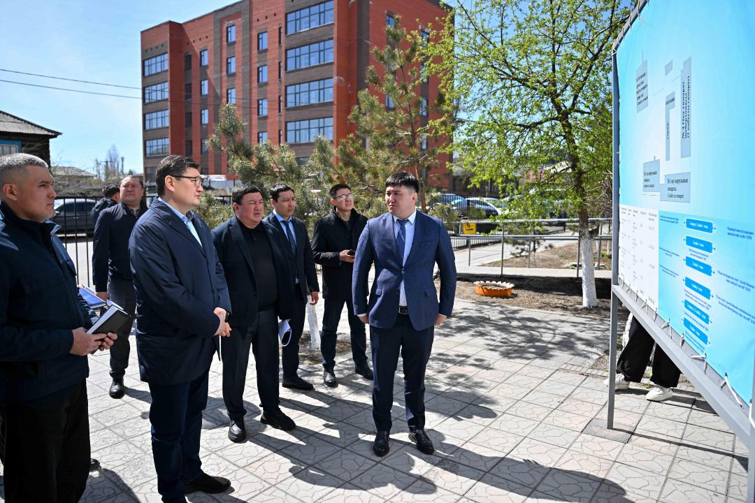 Аким области ознакомился с проблемами спортивных объектов в Семее