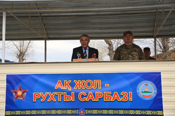 В Семее проводили солдат