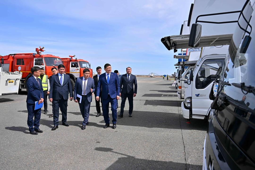 Аким области ознакомился с работой аэропорта в Семее