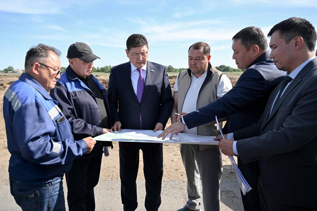 Аким области ознакомился с проектами, направленными на развитие микрорайонов Семея