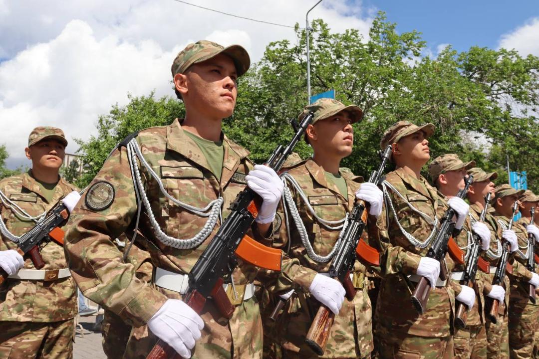 В Семее 139 новобранцев торжественно приняли Военную присягу