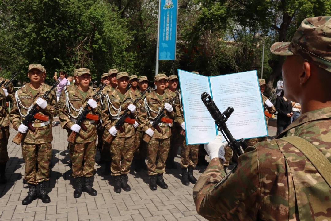 В Семее 139 новобранцев торжественно приняли Военную присягу