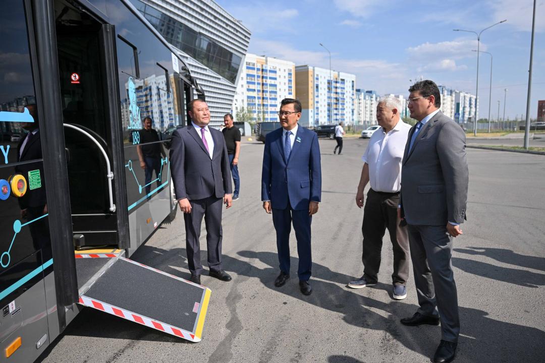 Автопарк областного центра пополнился 44 современными автобусами